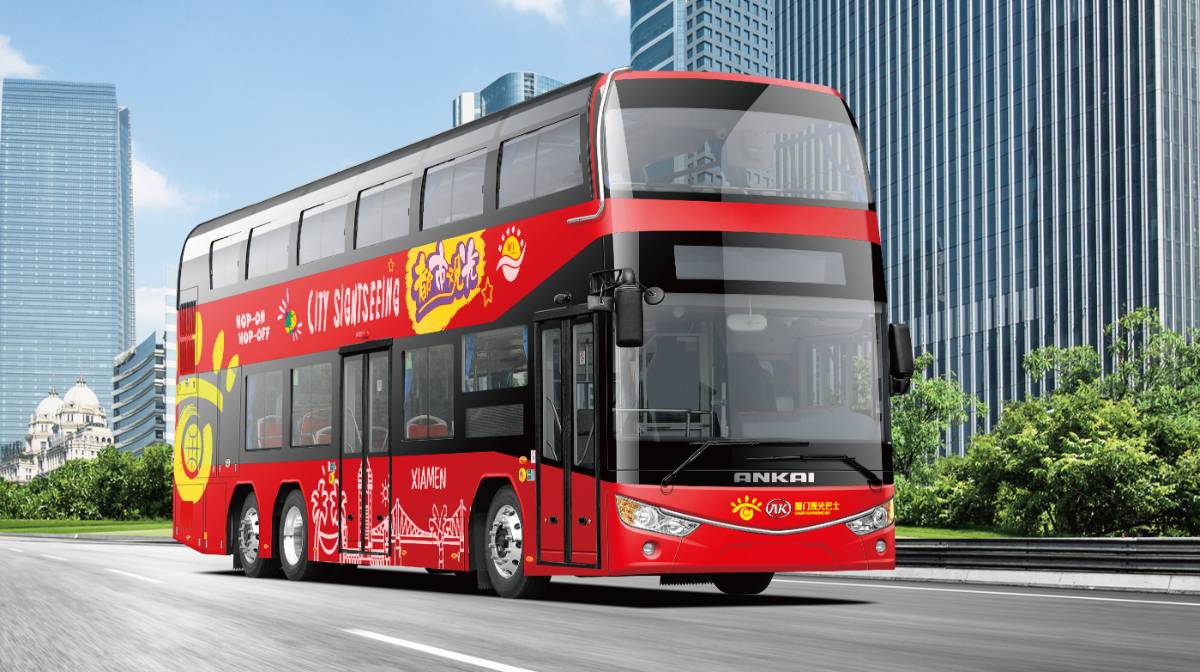 double-decker sightseeing buses