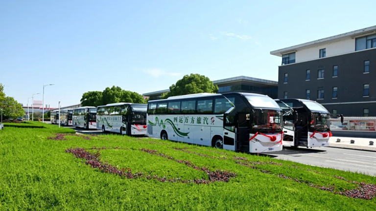 Los autobuses de lujo Ankai ingresan a Xinjiang, impulsando el desarrollo de alta calidad del turismo
